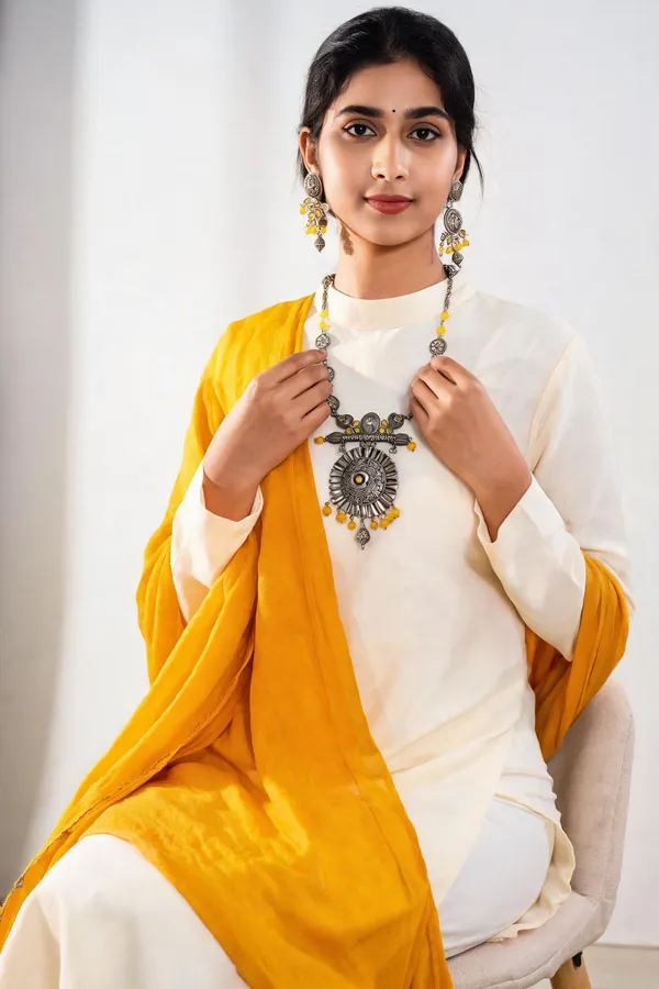 Suryakant_Necklace_Set_Yellow