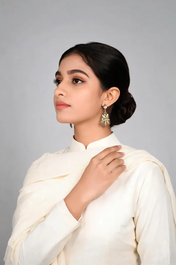 Aparna_Danglers