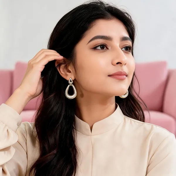 Lavaya_Dangler_Earring