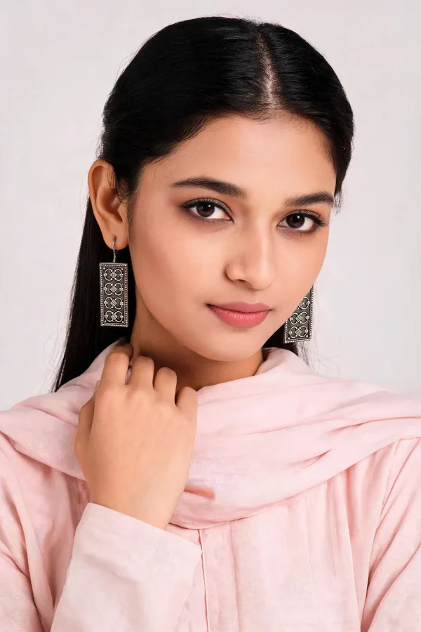 Charita_Loop_Earring