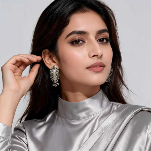 Ekira_Stud_Earring