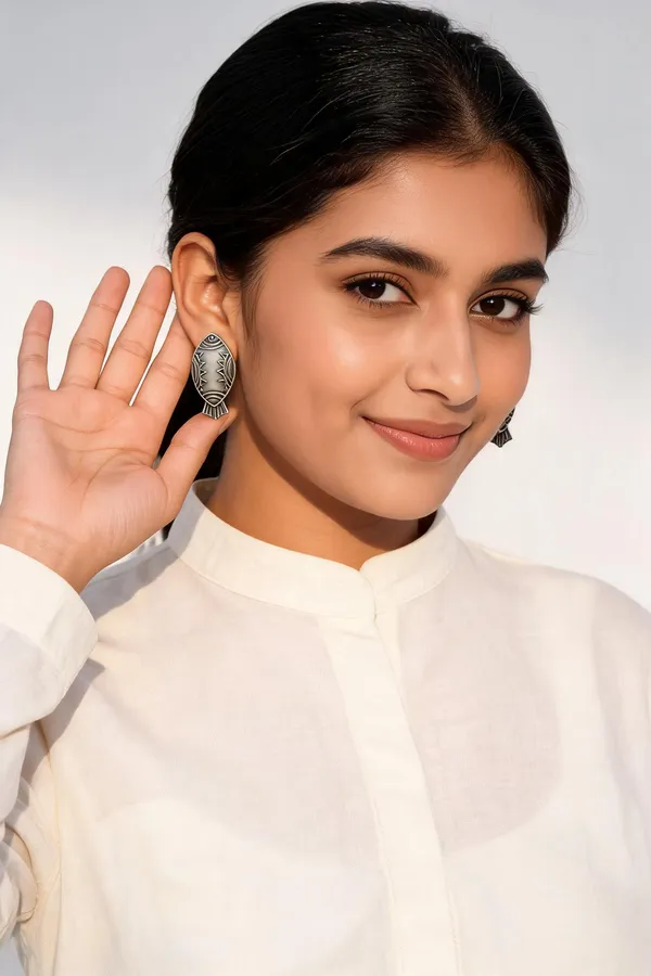 Ekira_Stud_Earring