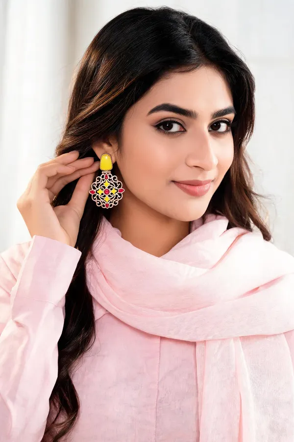Dhangi_Stud_Earring_Yellow