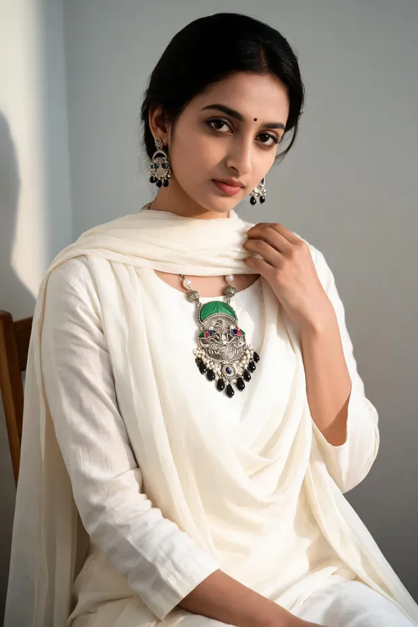 Vaidehi_Necklace_Set_Black_Green