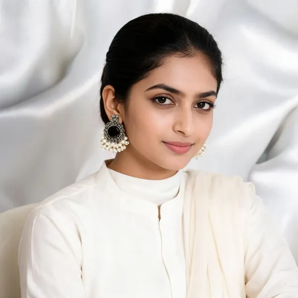 Ruvisha_Stud_Earring_Black