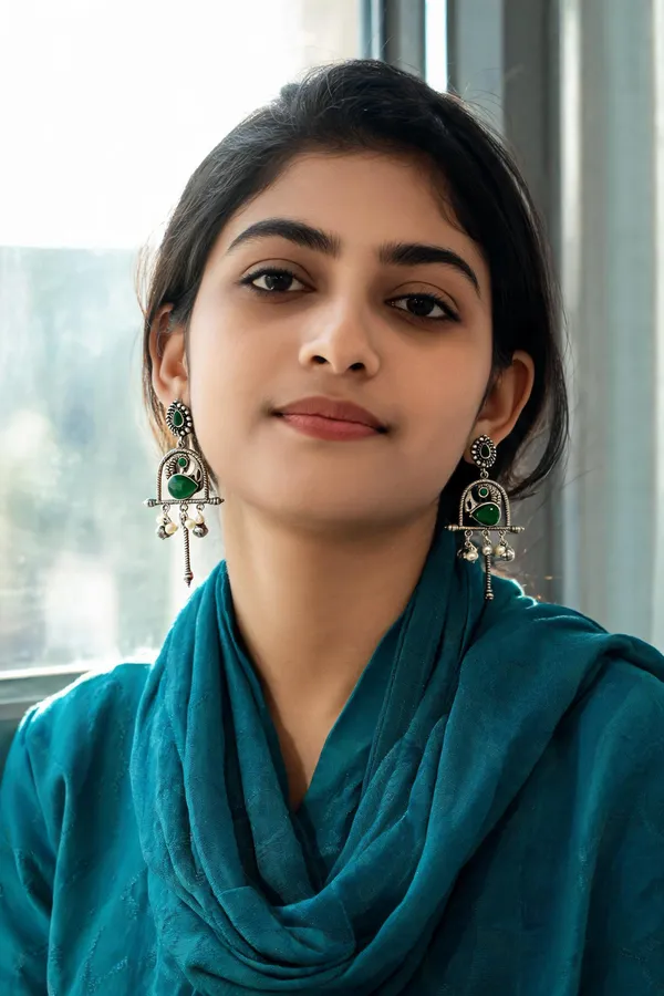 Kalindi_Dangler_Earring_Emerald