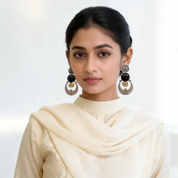 Saisha_Dangler_Earring_Black