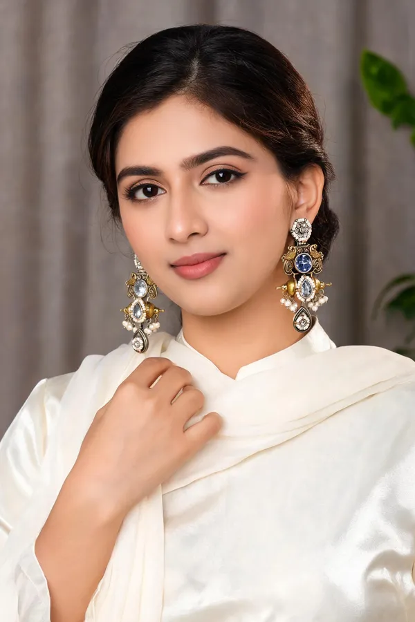 Rajhansi_Dangler_Earring_Clear_White