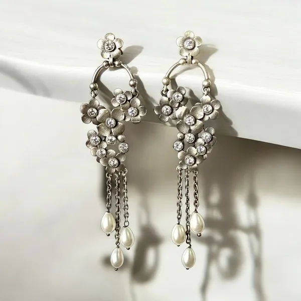 Rajwada_Floral_Earrings_Clear_White