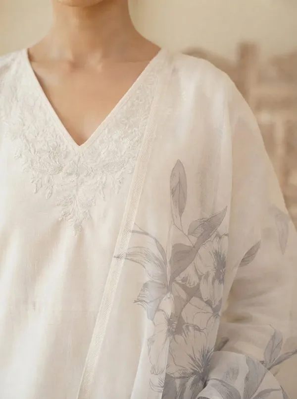 ZANIFA_Embellished_Kurta,_Trouser/Pant_&_Dupatta_Set_()