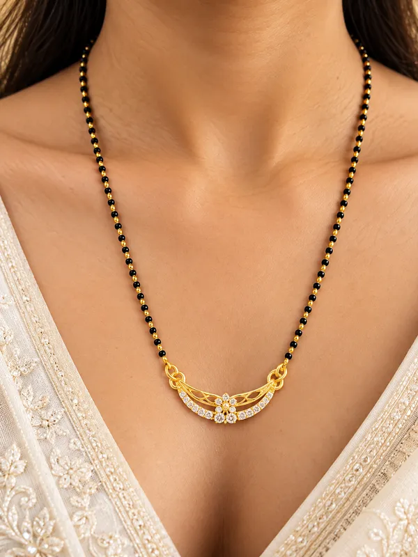 Gold_Black_Bead_Floral_Pendant_Mangalsutra_for_Women