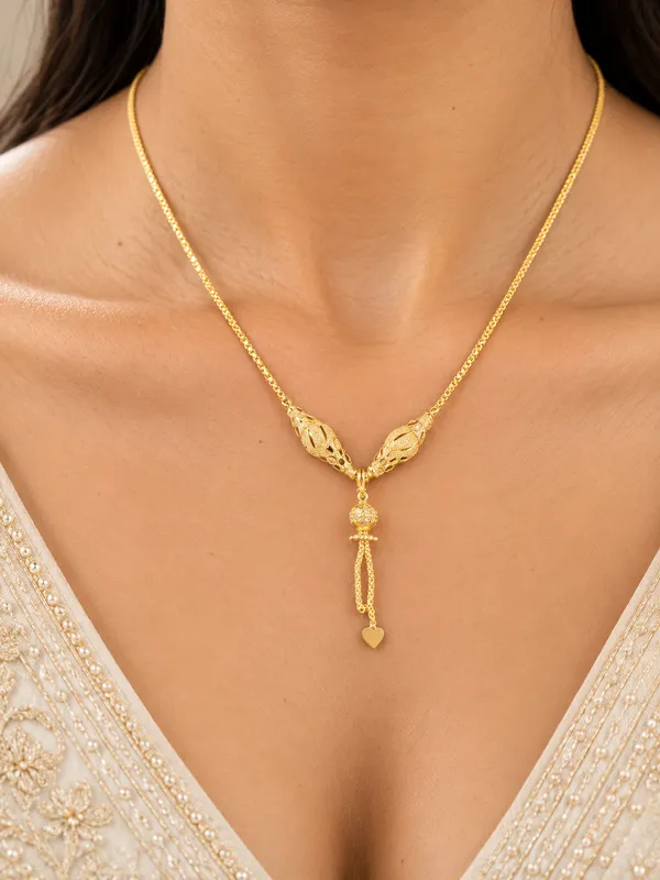 Gold_Tone_Leaf_Pendant_Necklace_For_Women