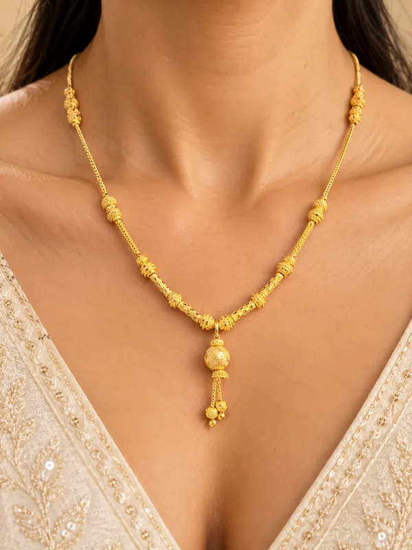 Gold_Beaded_Pendant_Necklace_for_Women
