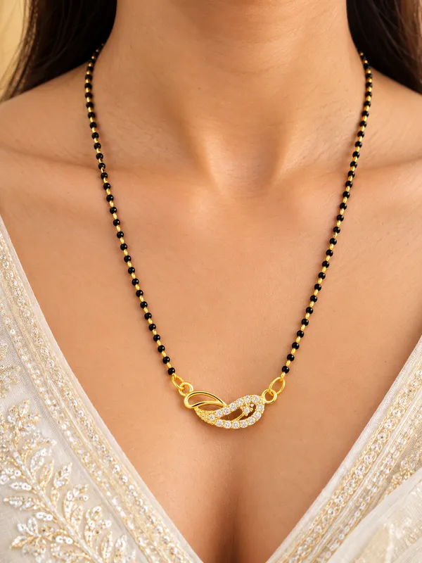 Gold_Tone_Crystal_Pendant_Mangalsutra_for_Women