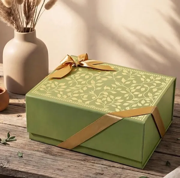 Three_Leaves_Natural_Wellness_Tea_Gift_Hamper_11-Piece