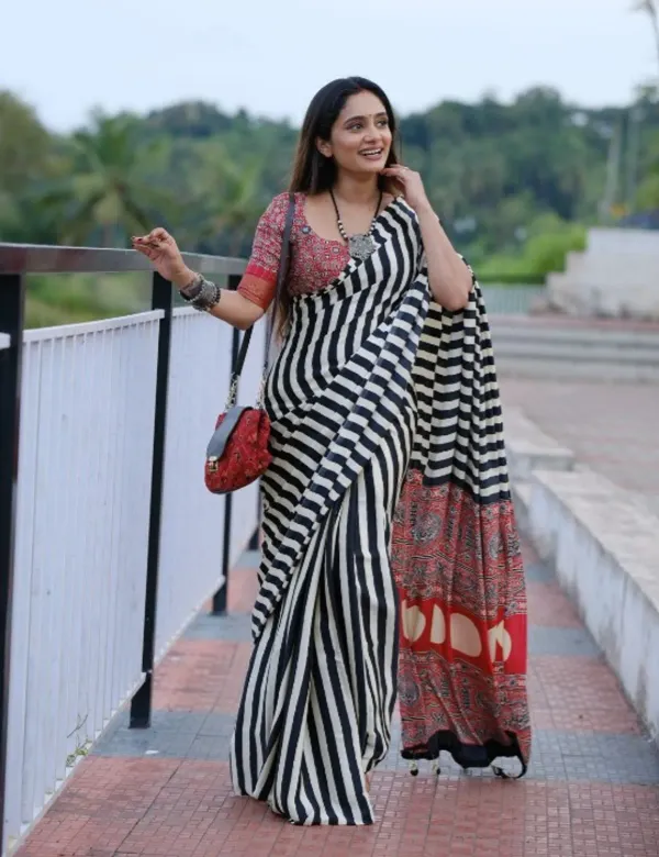 WHITE_BLACK_LINE_AJRAKH_MODAL_SILK_SAREE