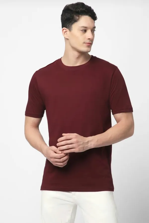 White_And_Maroon_Classic_Fit_T-Shirt_for_Men