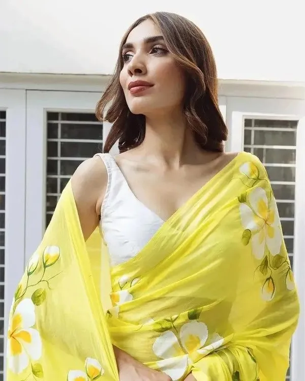 Floral_Print_Saree_For_Women