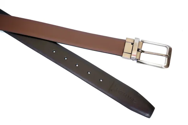 Cobbler_India_Signature_Leather_Belt_Elegant_Reliable_Accessory
