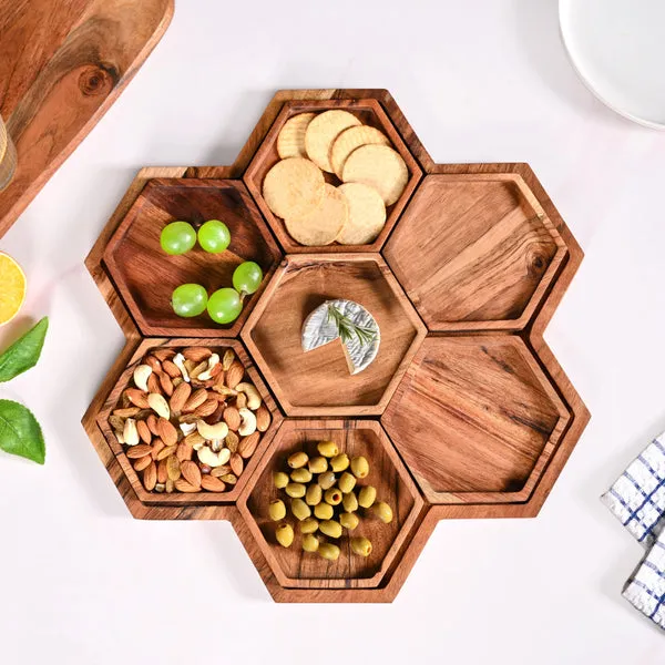 Wooden_Honeycomb_Pattern_Multi_Section_Serving_Tray
