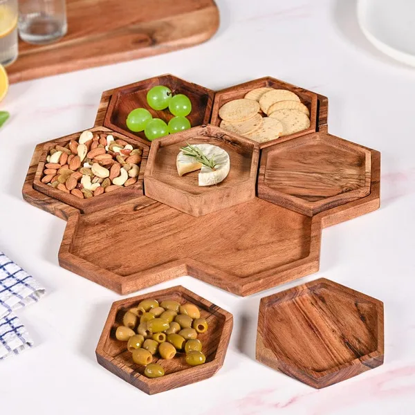 Wooden_Honeycomb_Pattern_Multi_Section_Serving_Tray