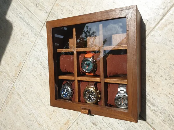 Wooden_Glass_Top_6_Slot_Watch_Display_Box