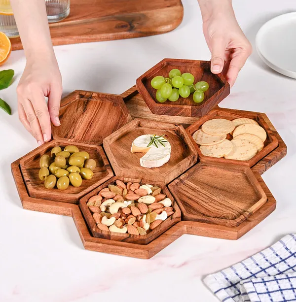 Wooden_Honeycomb_Pattern_Multi_Section_Serving_Tray
