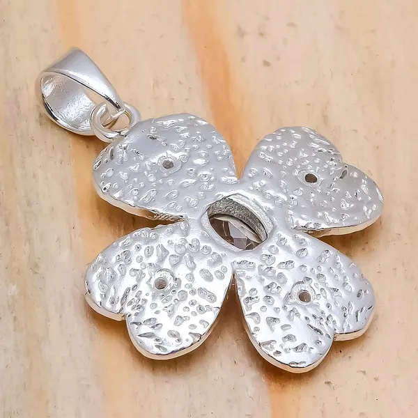 Topaz_Sterling_Silver_Pendant