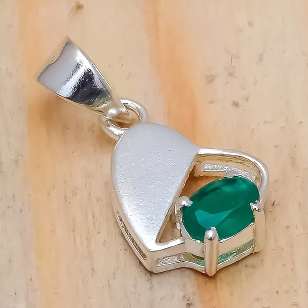 Emerald_Sterling_Silver_Pendant