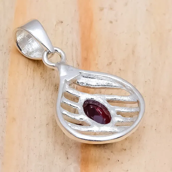 Garnet_Sterling_Silver_Pendant