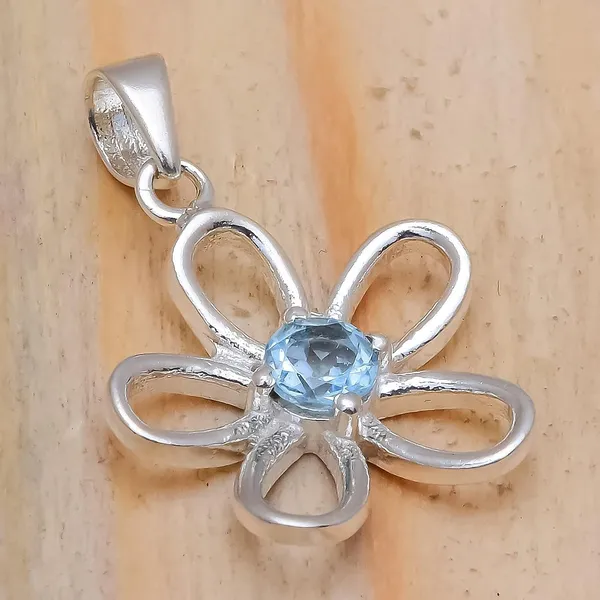 Blue_Topaz_Sterling_Silver_Pendant