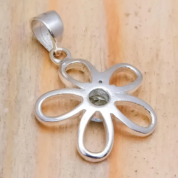 Blue_Topaz_Sterling_Silver_Pendant