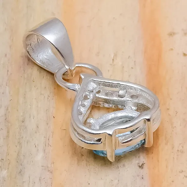 Topaz_Sterling_Silver_Pendant