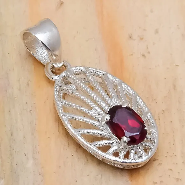 Garnet_Sterling_Silver_Pendant