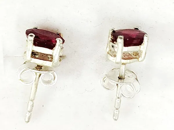 Silver_Plated_Garnet_Stud_Earrings