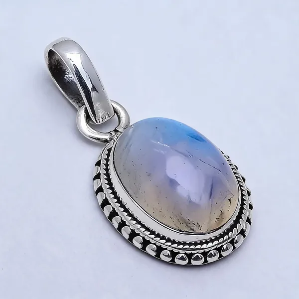 Rainbow_Moonstone_Sterling_Silver_Pendant