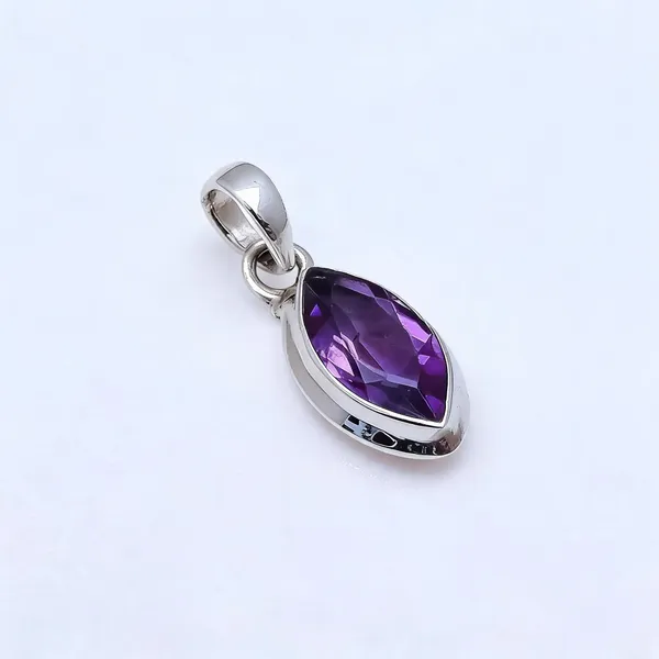 Sterling_Silver_Amethyst_Pendant