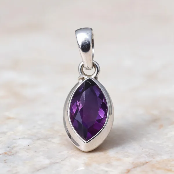 Sterling_Silver_Amethyst_Pendant