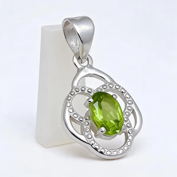 Peridot_Sterling_Silver_Pendant