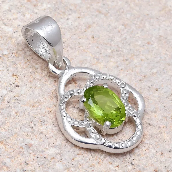 Peridot_Sterling_Silver_Pendant