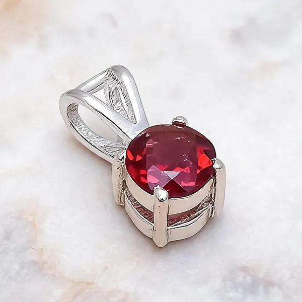 Garnet_Sterling_Silver_Pendant