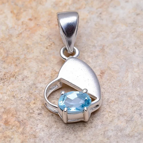 Sterling_Silver_Blue_Topaz_Pendant