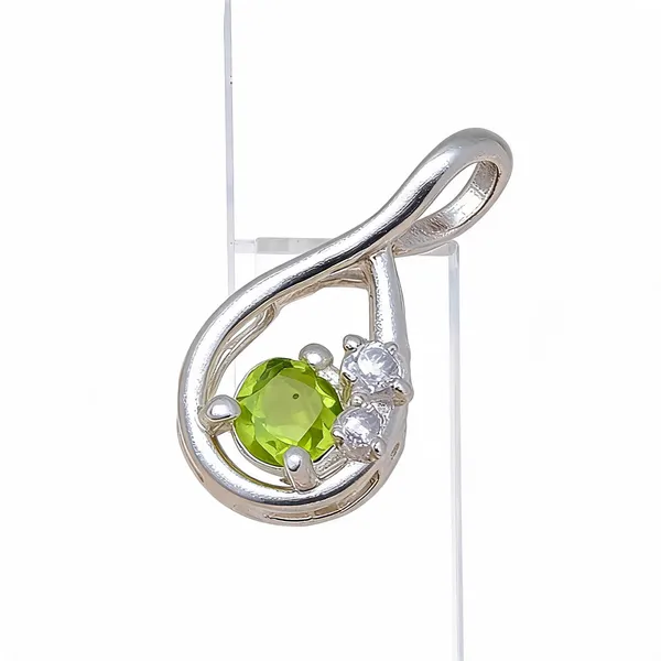 Peridot_Sterling_Silver_Pendant