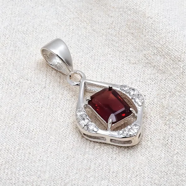 Peridot_And_White_Topaz_Sterling_Silver_Pendant
