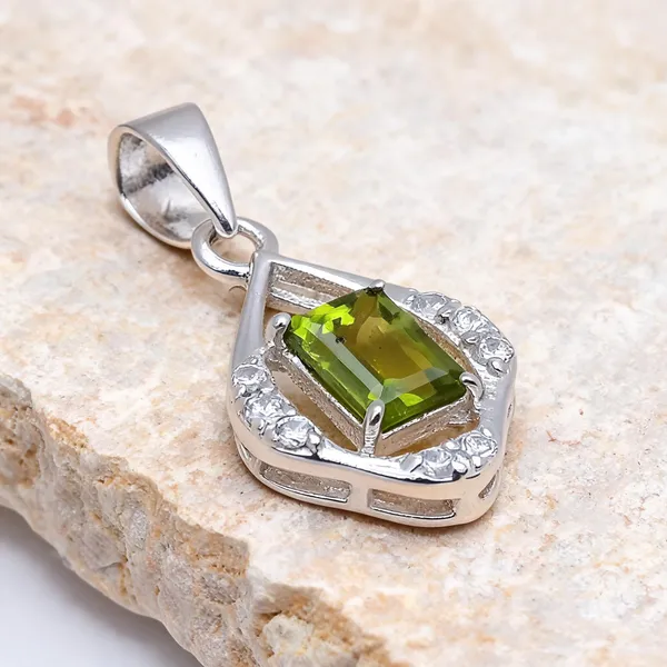 Sterling_Silver_Gemstone_Pendant