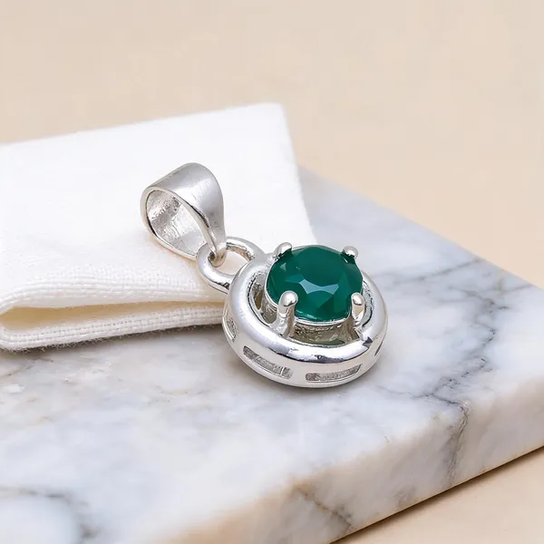 Emerald_Sterling_Silver_Pendant