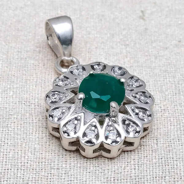 Sterling_Silver_Gemstone_Pendant