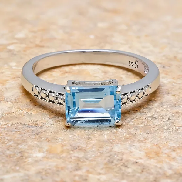 Sterling_Silver_Topaz_Ring