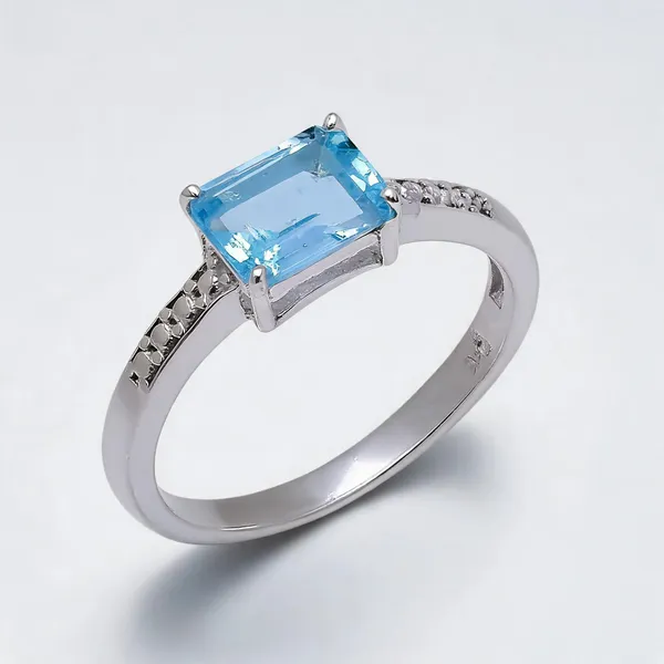 Sterling_Silver_Topaz_Ring