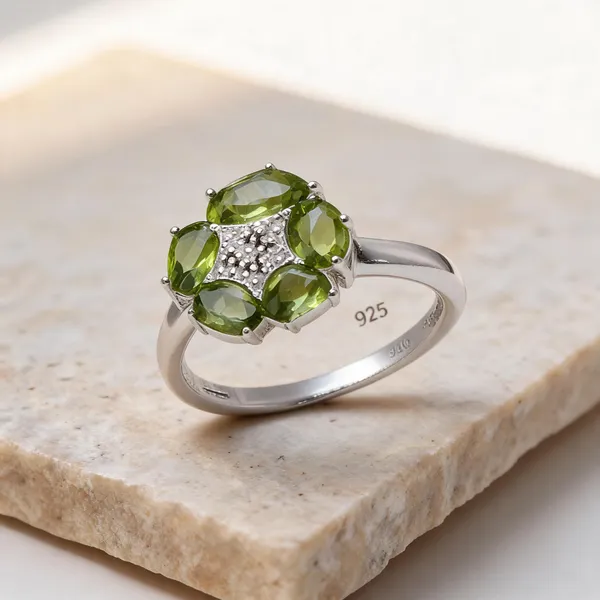Sterling_Silver_Peridot_Ring